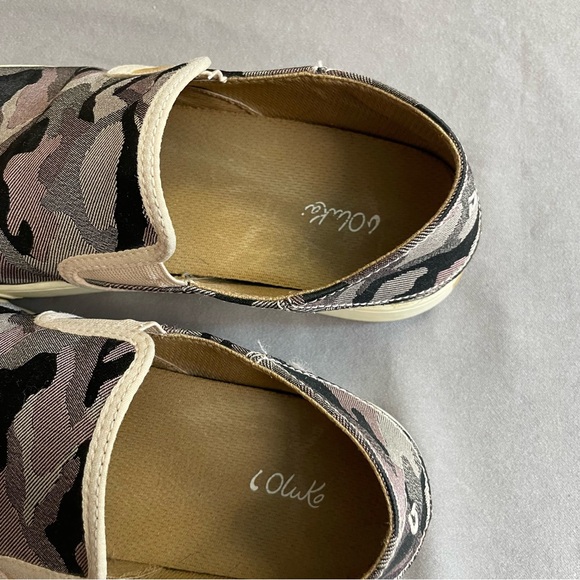 Olukai Pehuea Pai camo slip on shoes 9.5 - Picture 8 of 11
